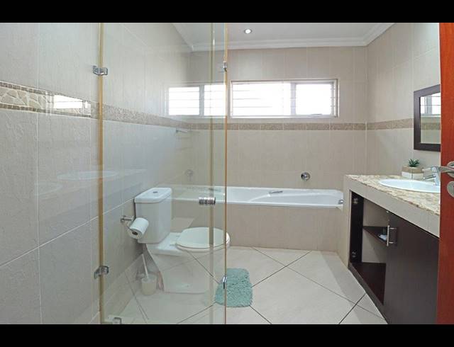 3 BEDROOM HOUSE FOR SALE IN EASTLEIGH RIDGE